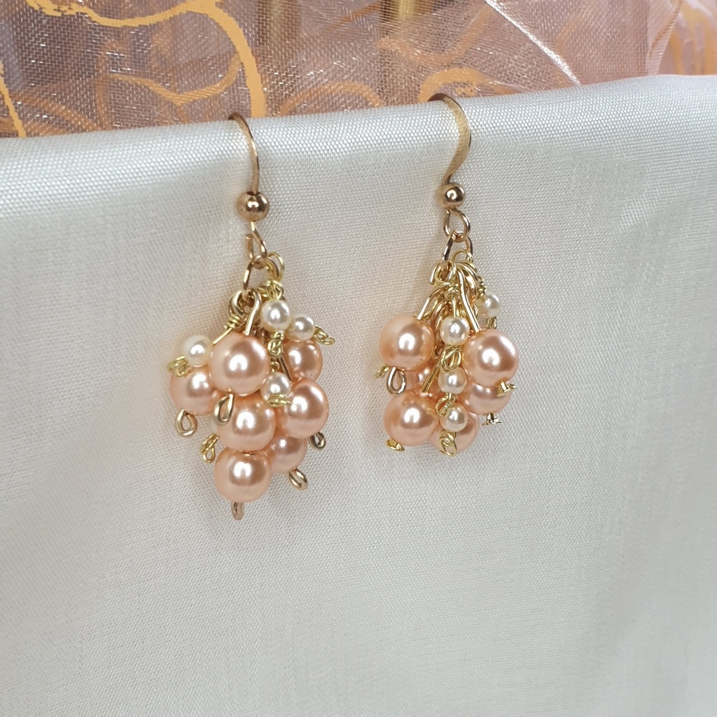 22/10 - "Tender earrings" met parels